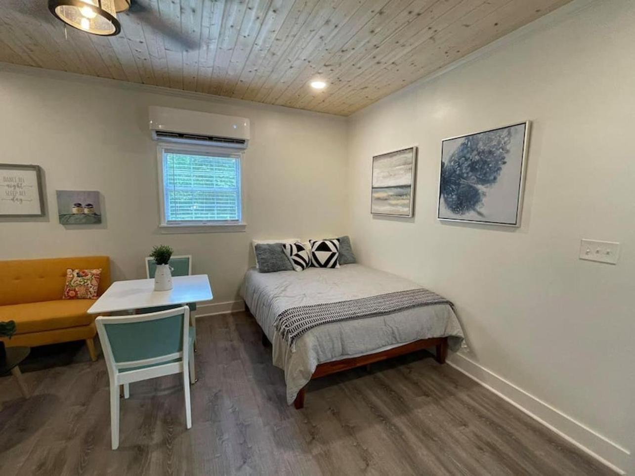 Beautifully Renovated Studio 2 Miles From Marina! Winchester Eksteriør bilde
