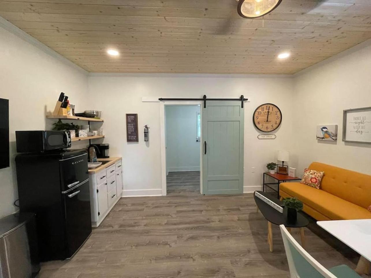 Beautifully Renovated Studio 2 Miles From Marina! Winchester Eksteriør bilde